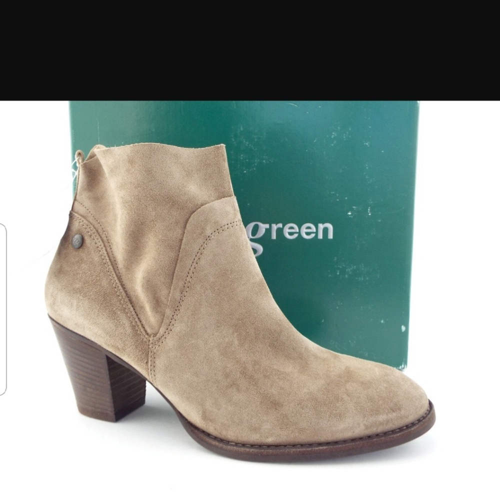 NWOT Paul Green suede booties